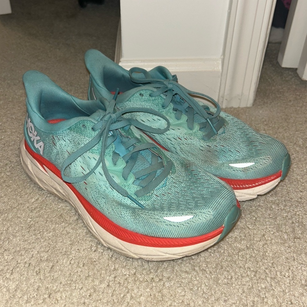 HOKA Women’s Clifton 8 Running Sneaker Tennis Shoes - Picture 3 of 8